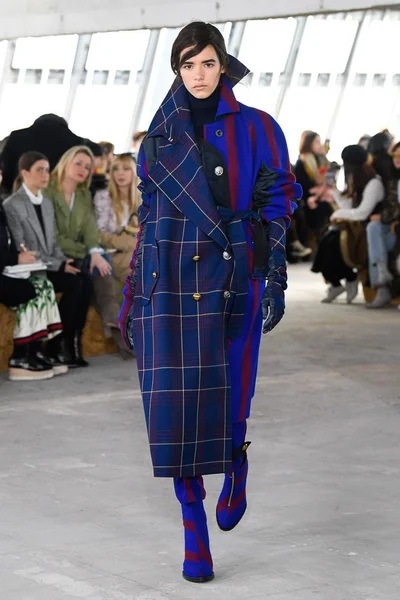 Look 7